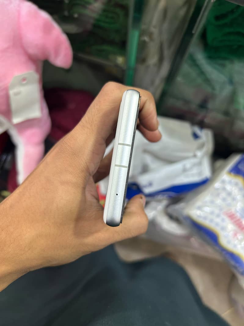 Google Pixel 7a 6