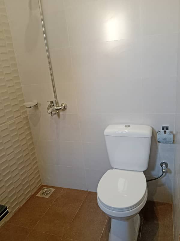 Upper Portion Available For Rent 4