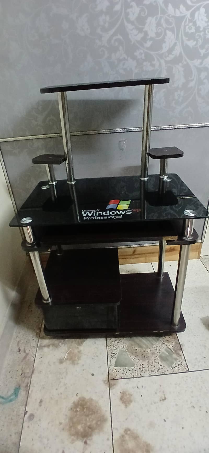 Computer table 0