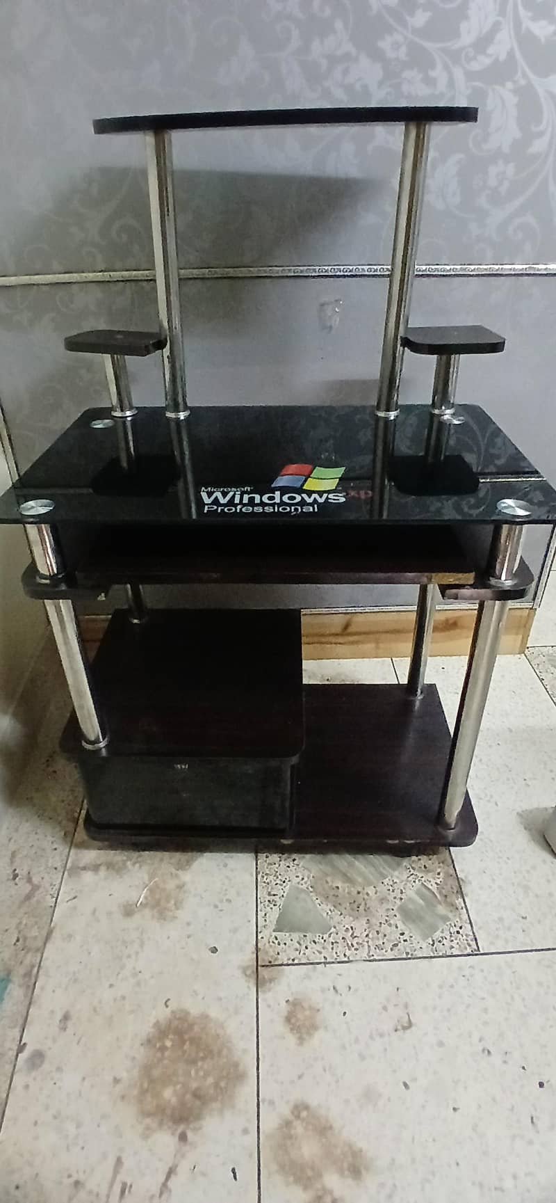Computer table 4