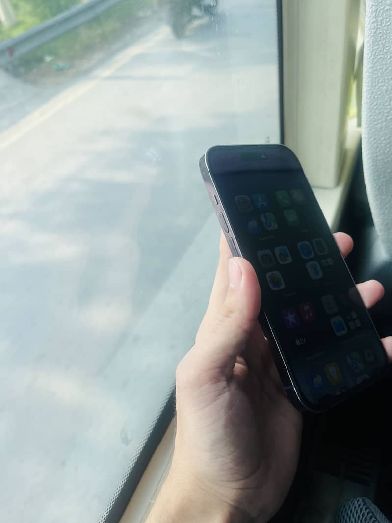 Apple iPhone 14 Pro 1