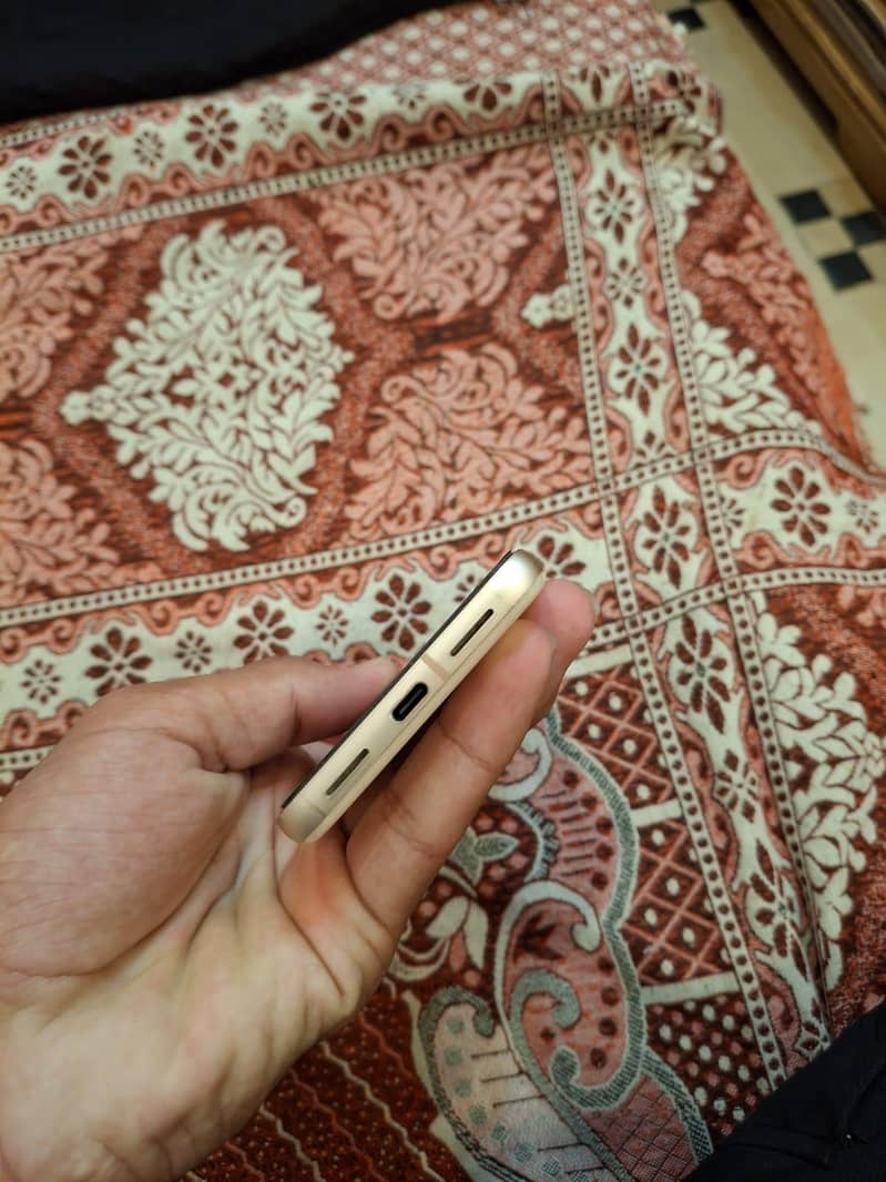 Google Pixel 8 Pro 4