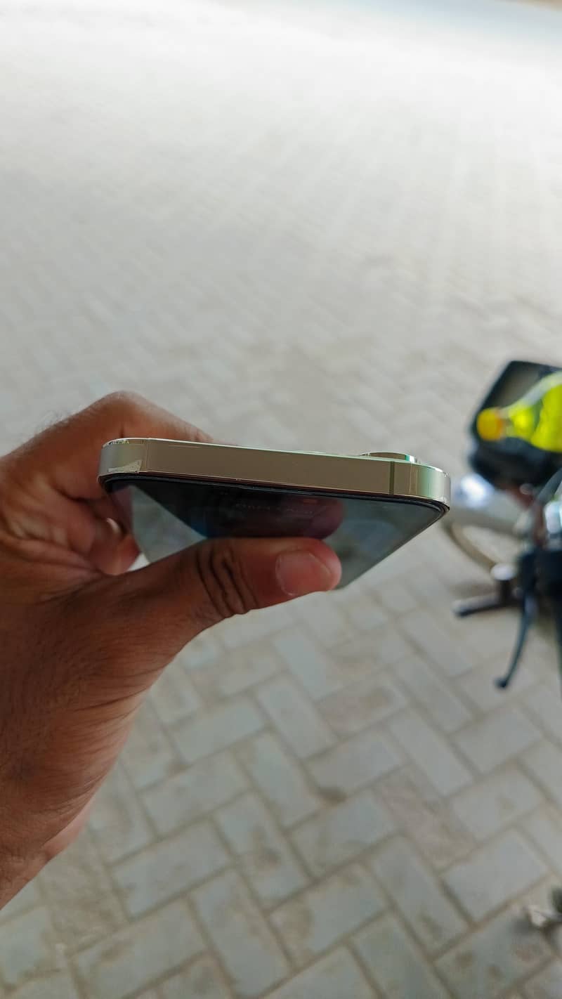 Apple iPhone 14 Pro Max 2