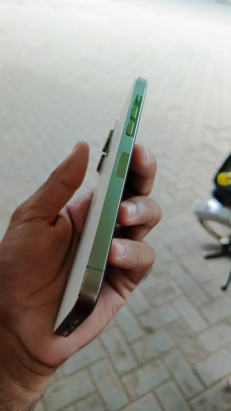 Apple iPhone 14 Pro Max 4