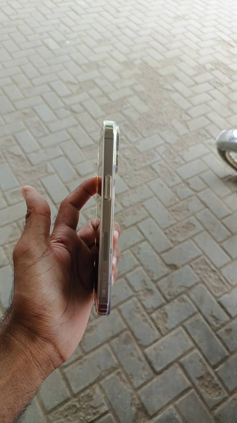 Apple iPhone 14 Pro Max 8