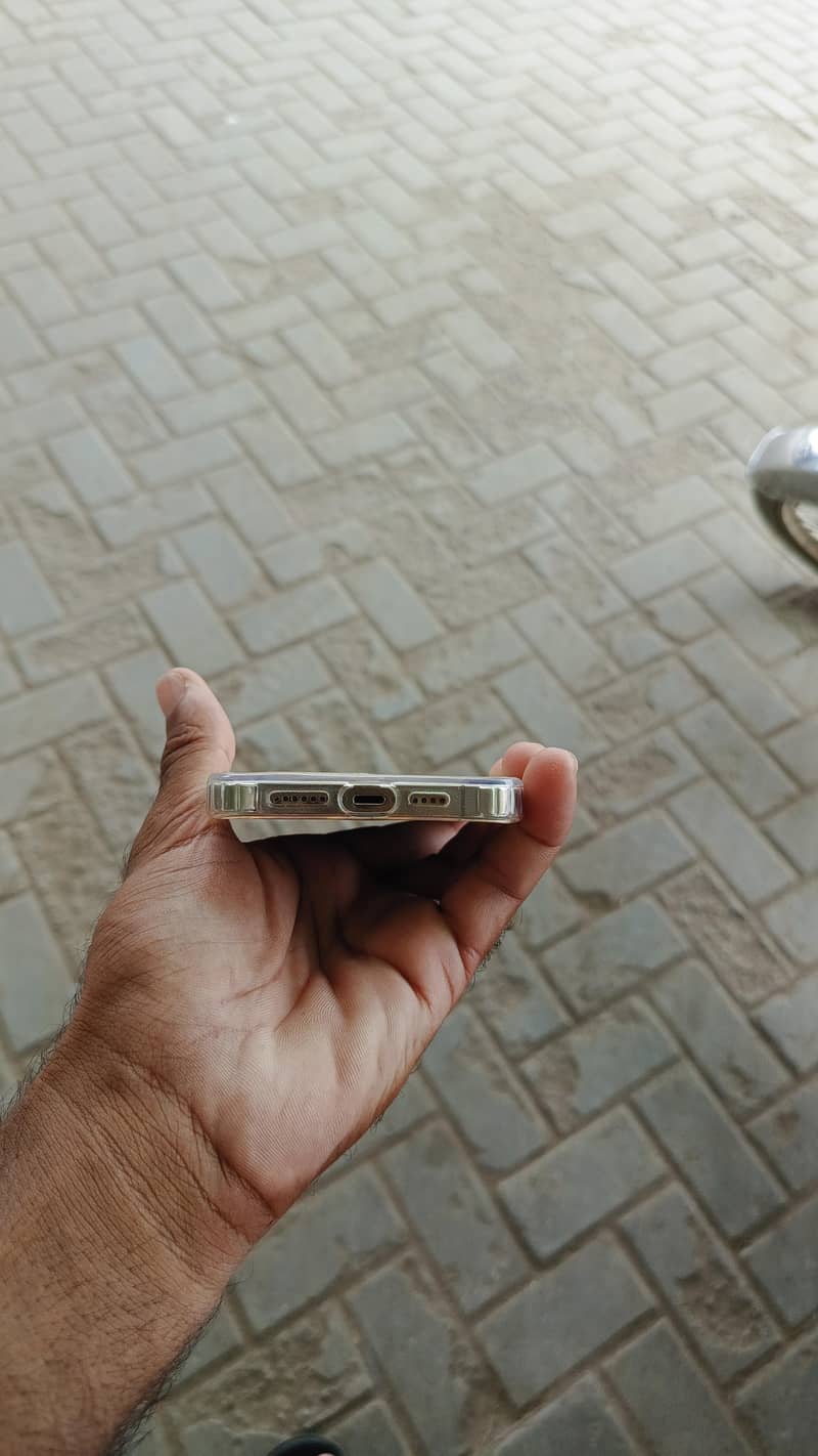 Apple iPhone 14 Pro Max 9