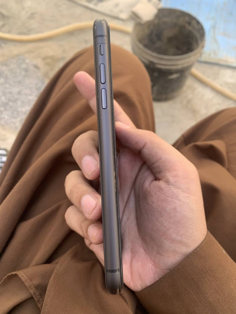 Apple iPhone 11 5