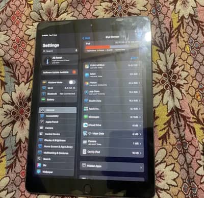Ipad 8 gen everything geniune no scratch full geniune piece