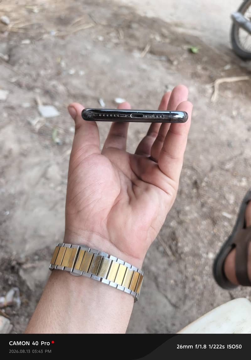 Apple iPhone 11 Pro 1
