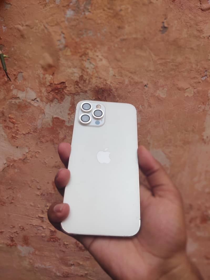 Apple iPhone 12 Pro Max 3