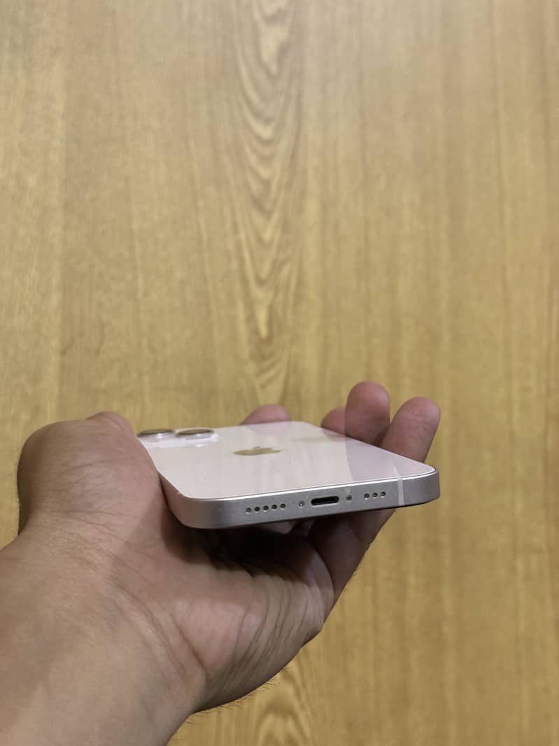 Apple iPhone 13 1