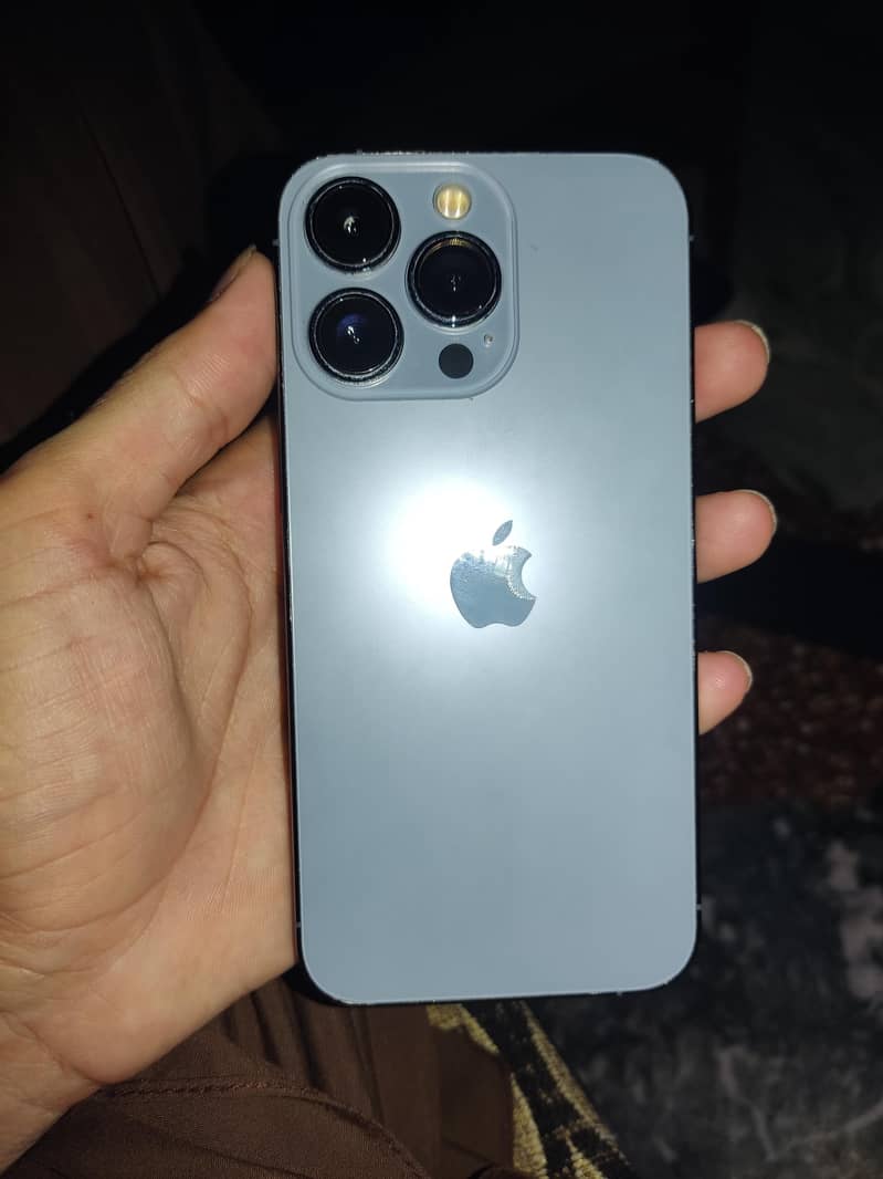 Apple iPhone 13 Pro 1