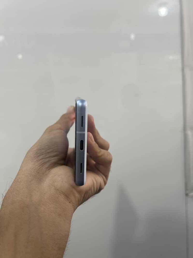 Google Pixel 7a 4