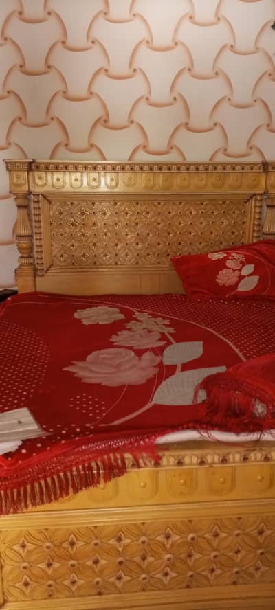 03192172112 I am selling full furniture set