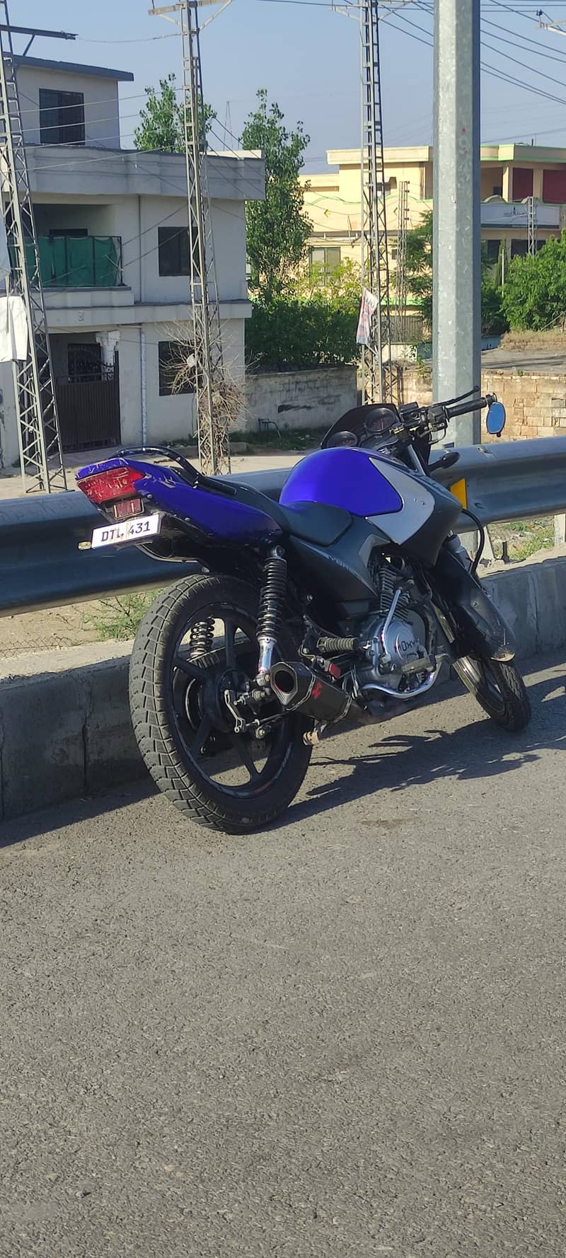 YBR 125 2