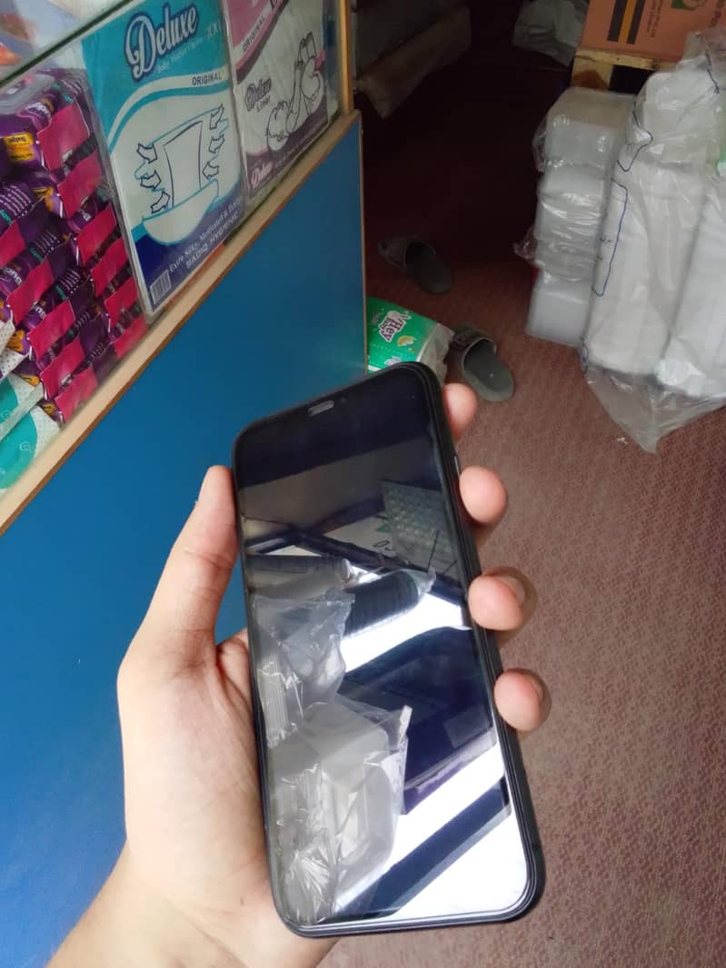 Apple iPhone 11 7