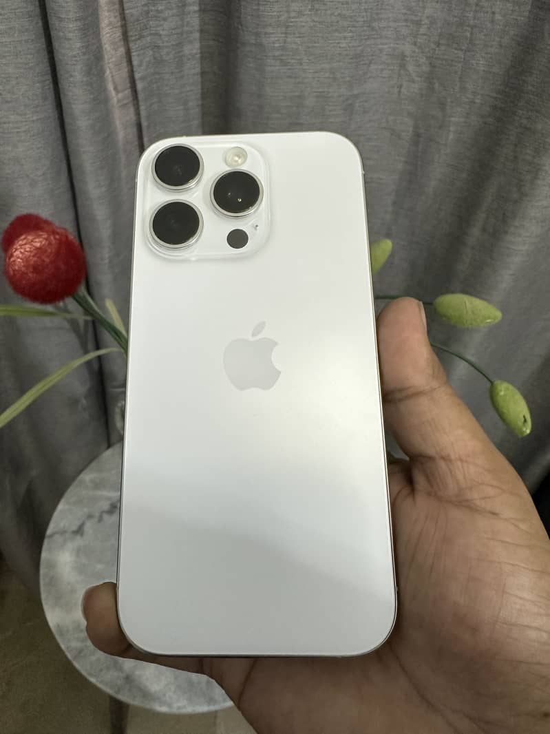 Apple iPhone 16 Pro 6