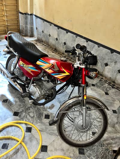 CG 125 in 10/10 condition