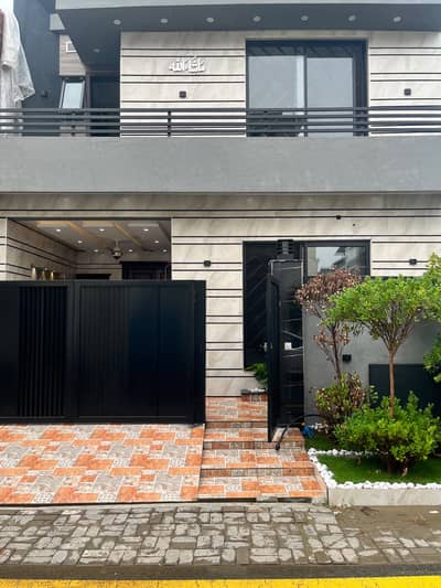 5 Marla Brand New Modern House for Sale Etihad Town Phase 1, Lahore