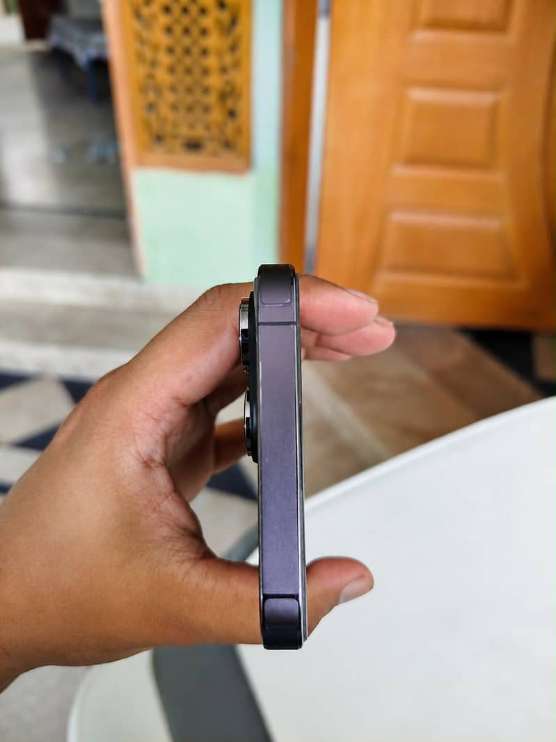 Apple iPhone 14 Pro Max 1