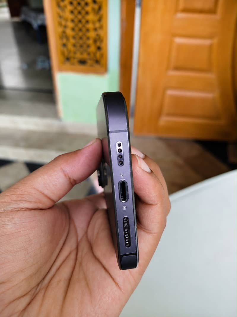 Apple iPhone 14 Pro Max 4