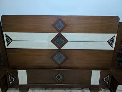 wooden furniture set almost 10/10 condition urgent sell