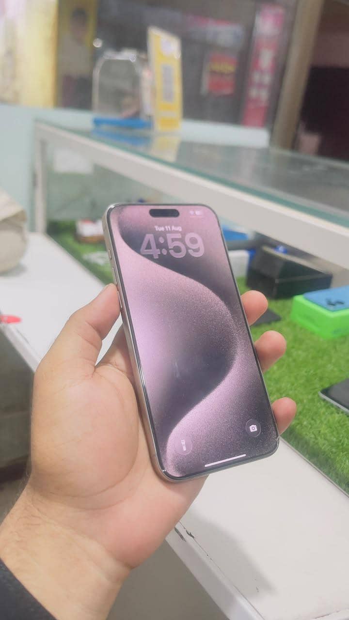 Apple iPhone 15 Pro Max 1