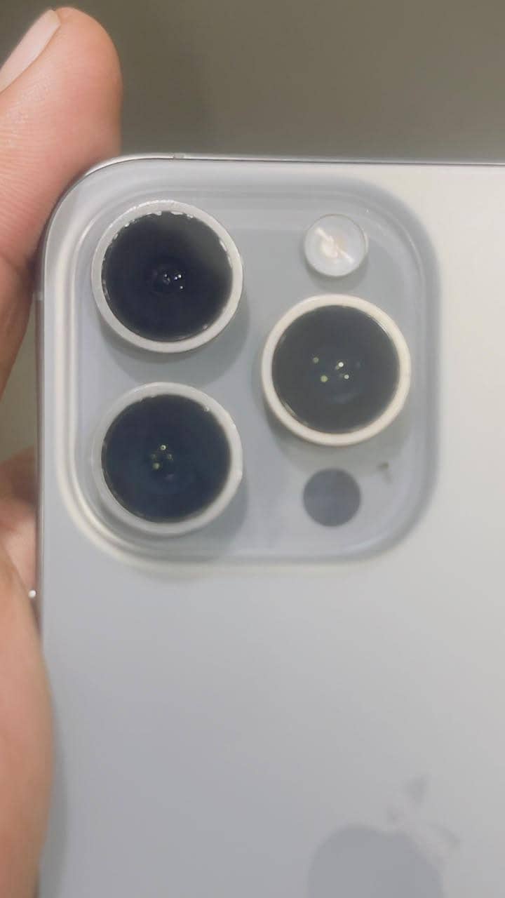 Apple iPhone 15 Pro Max 8