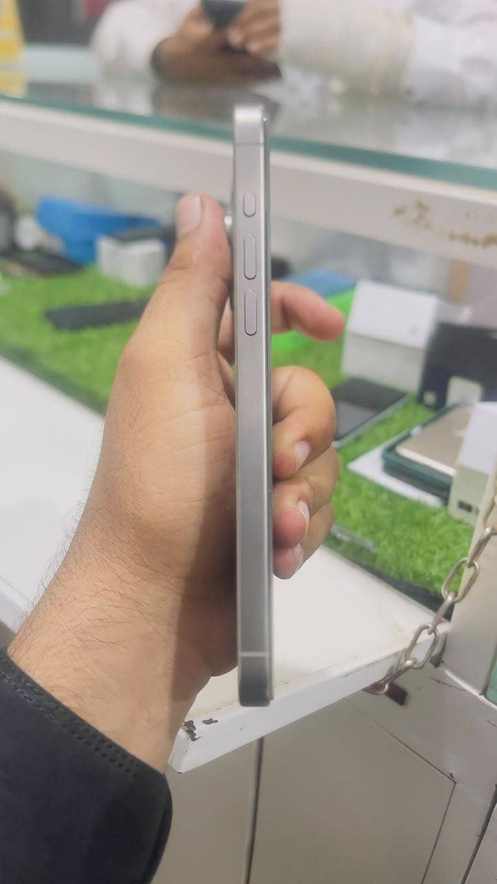 Apple iPhone 15 Pro Max 11