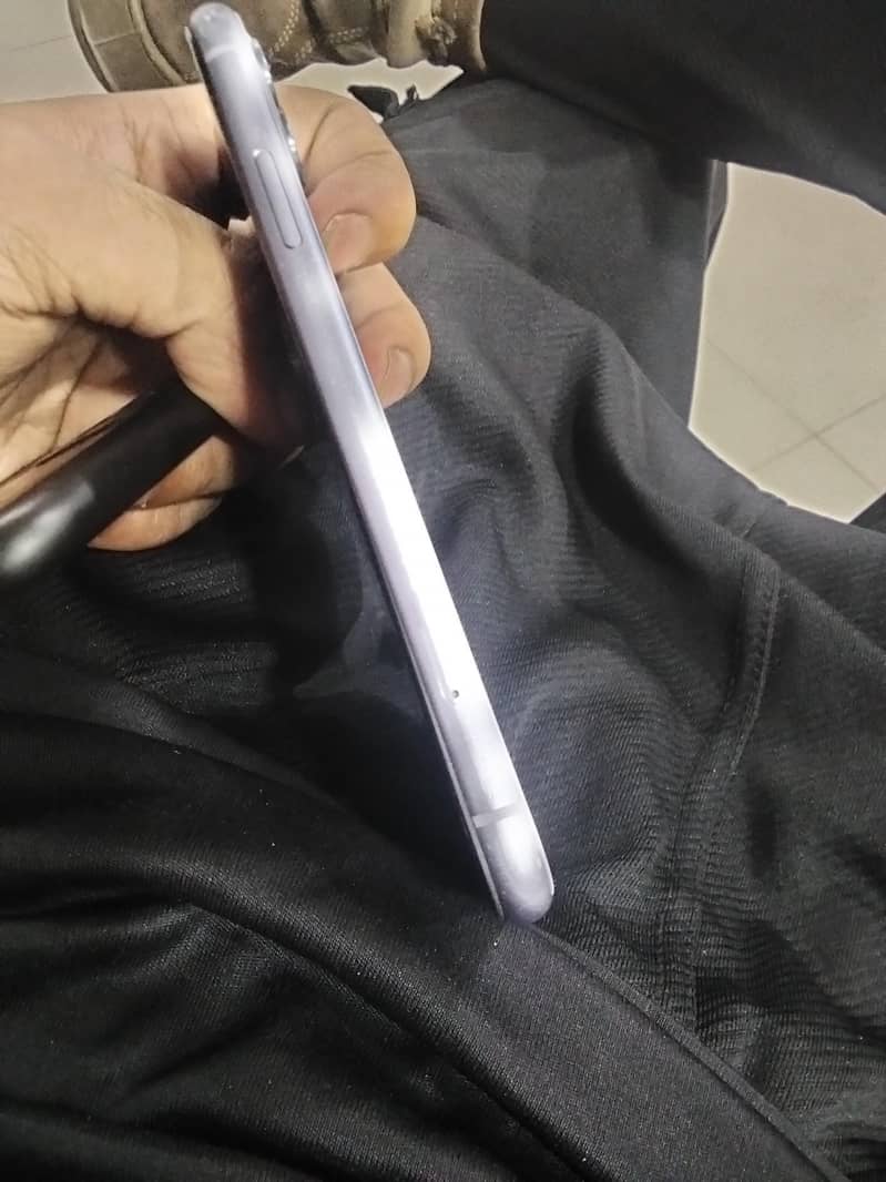Apple iPhone 11 5