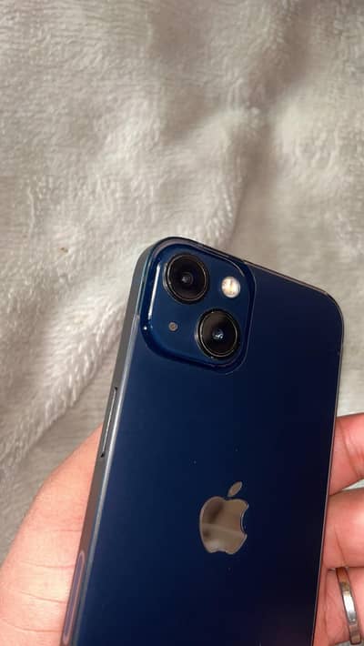 Apple iPhone 13