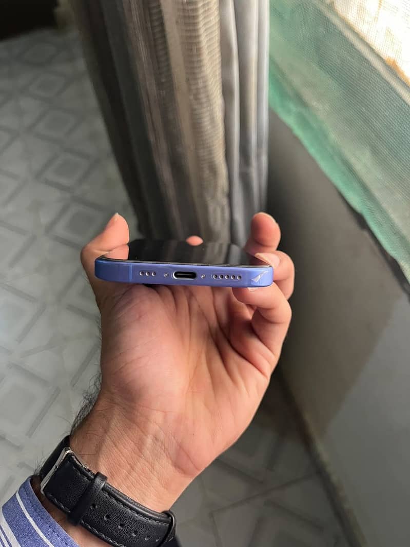 Apple iPhone 16 1