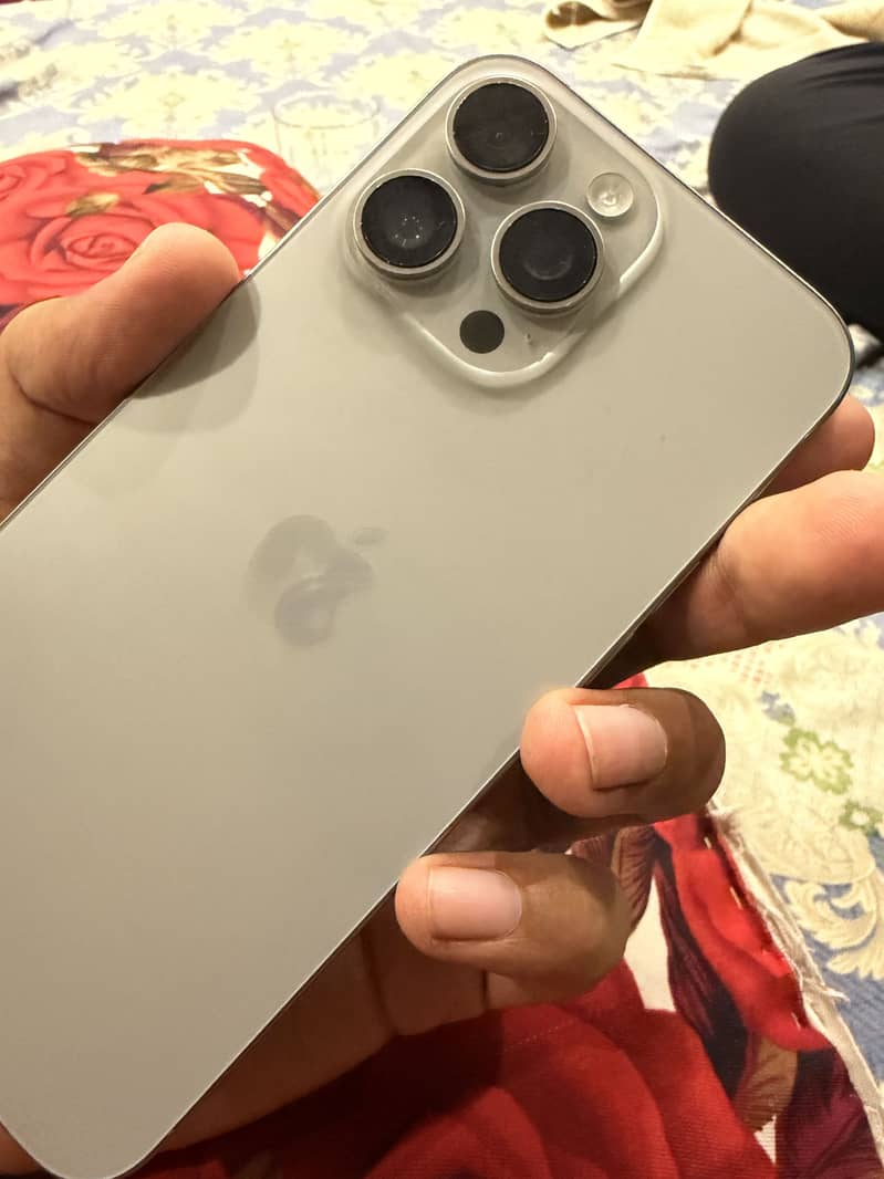 iphone 15 pro max 1