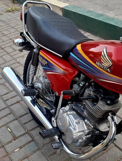 Honda CG 125 2010 model antique bike Availbel for sale