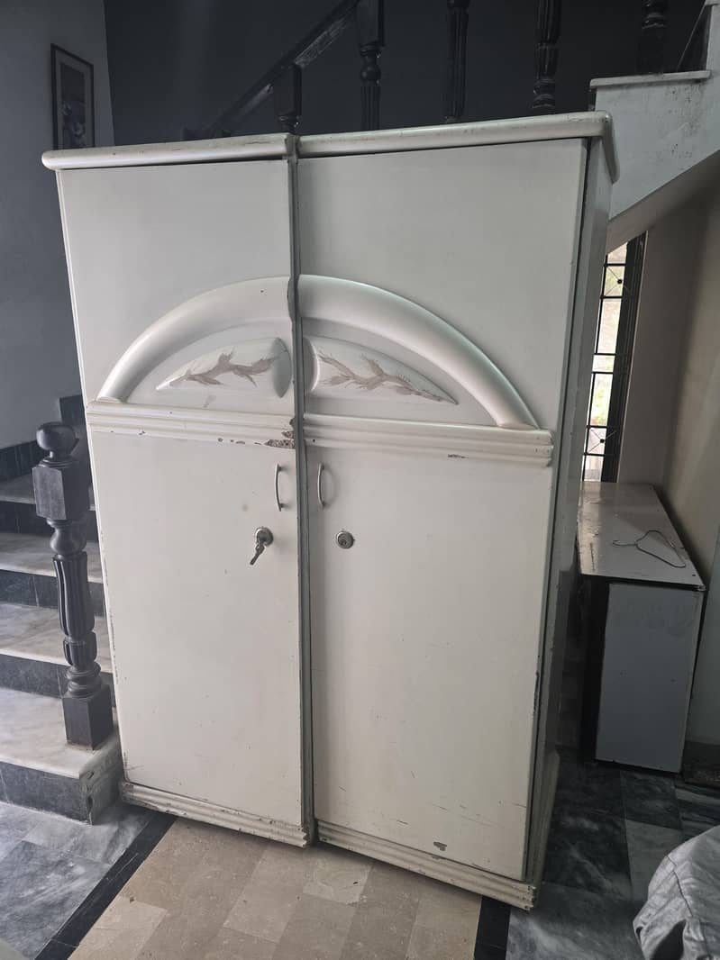 wardrobe Almari 2