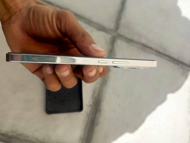 Infinix Note 40 4