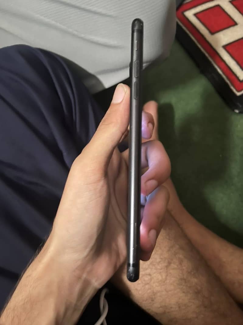 Apple iPhone 7 Plus 5