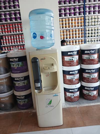 homage dispenser good condition