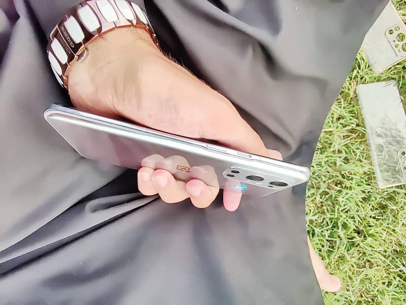 One Plus 9 Pro 4