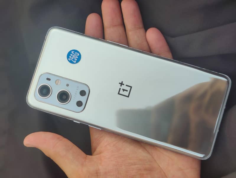 One Plus 9 Pro 6