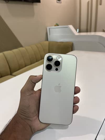 Apple iPhone 16 Pro Max
