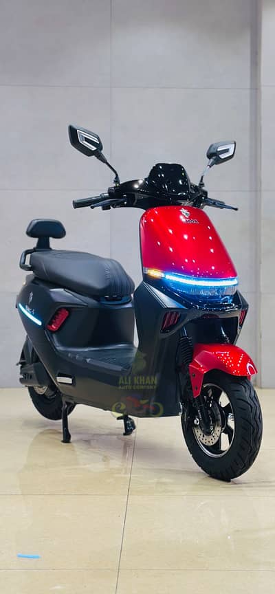 Scooty Kings Yadea Metro Evee Evon Okla EV Female Ramza