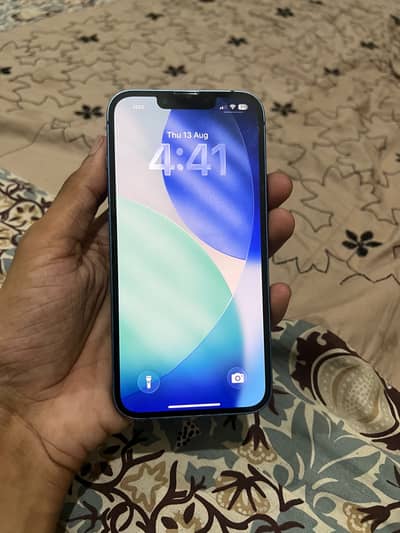 Apple iPhone 13