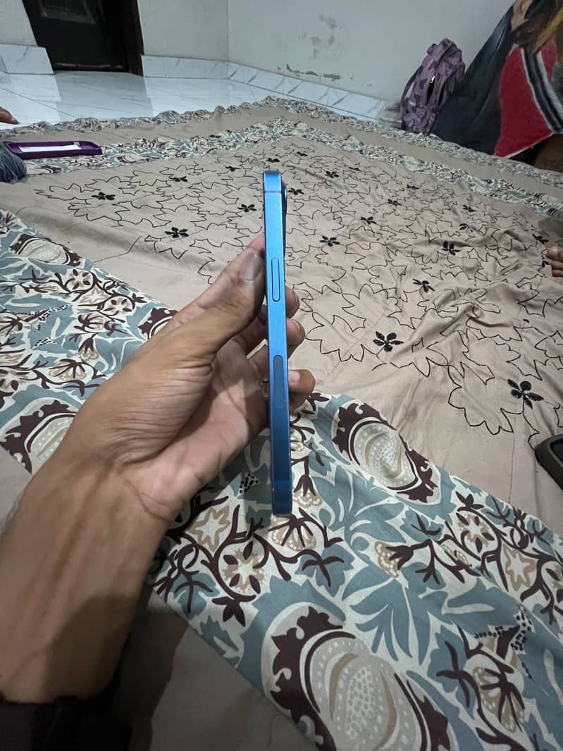 Apple iPhone 13 3