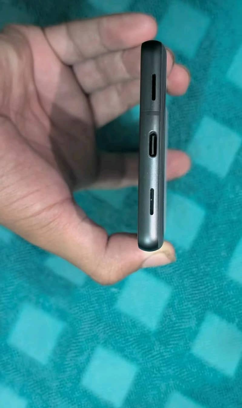 Google Pixel 7a 2
