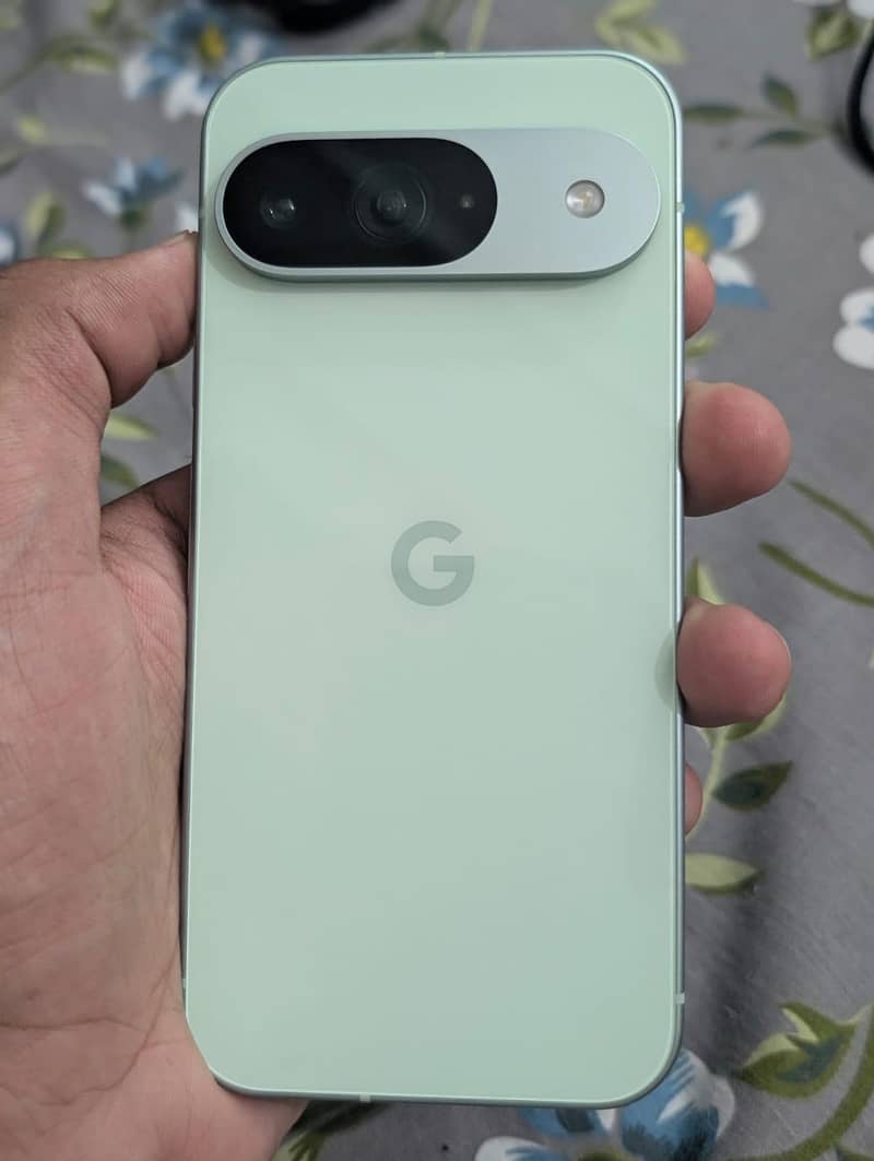 Google Pixel 9 5