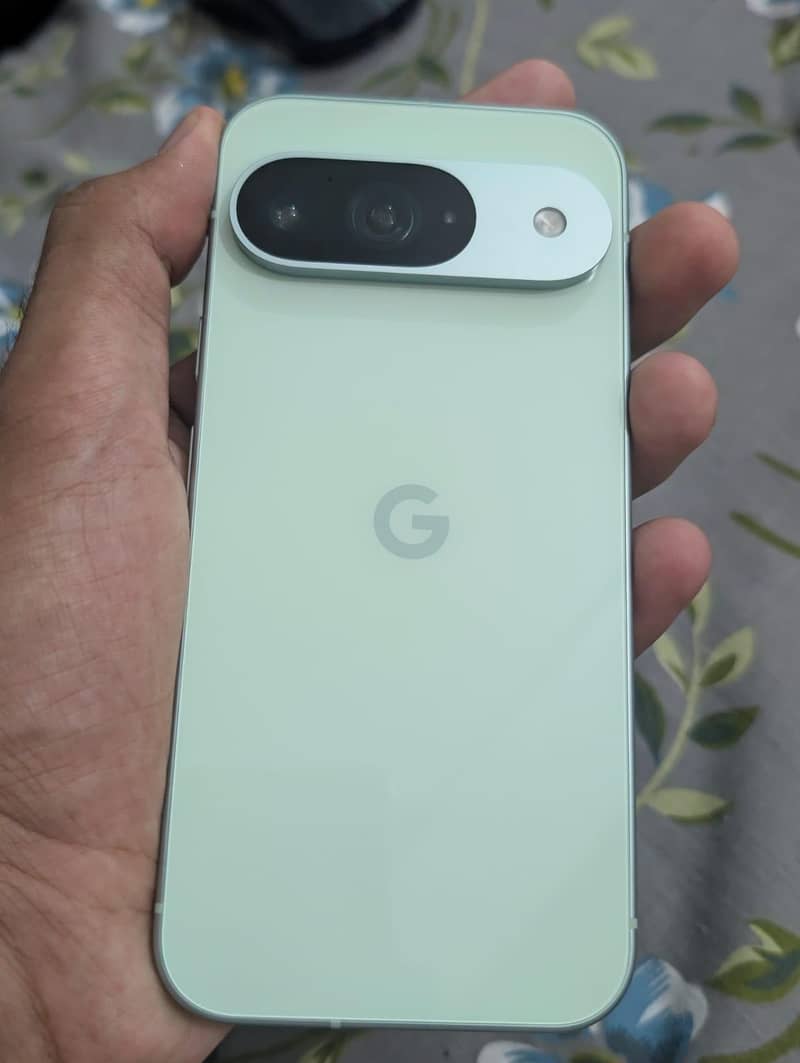 Google Pixel 9 6