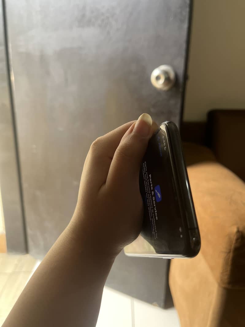 Apple iPhone XS Max 1