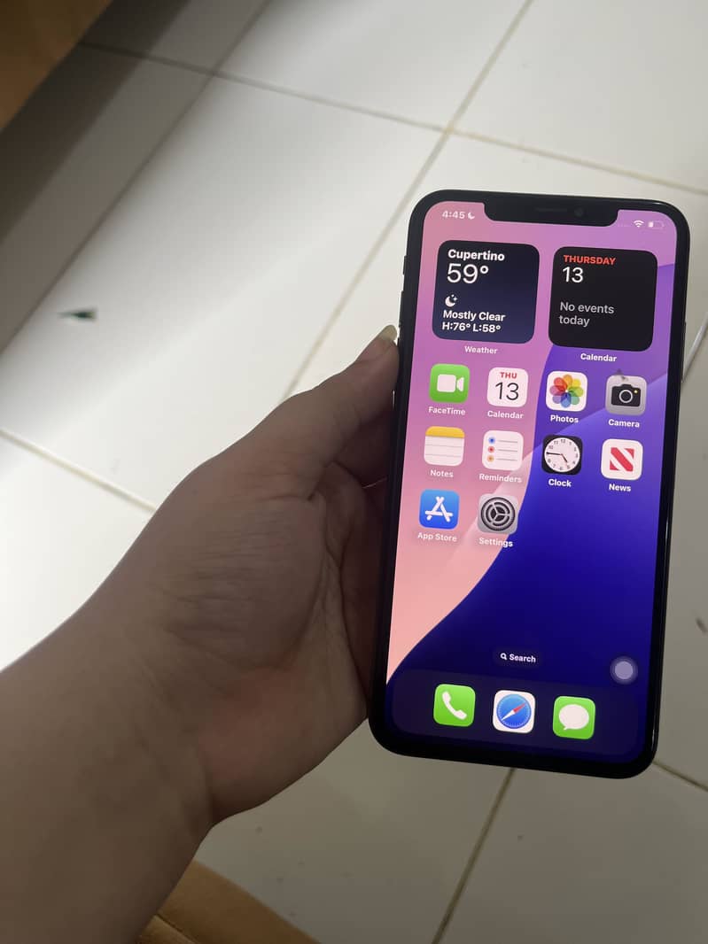 Apple iPhone XS Max 3