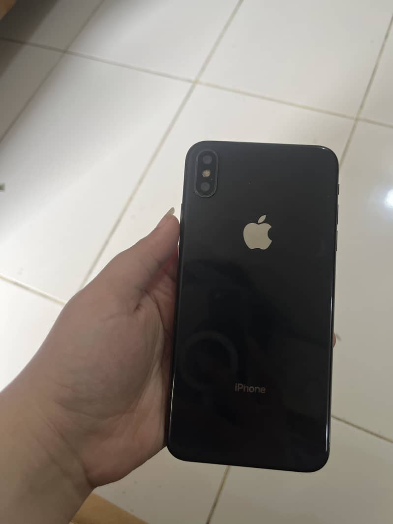 Apple iPhone XS Max 5